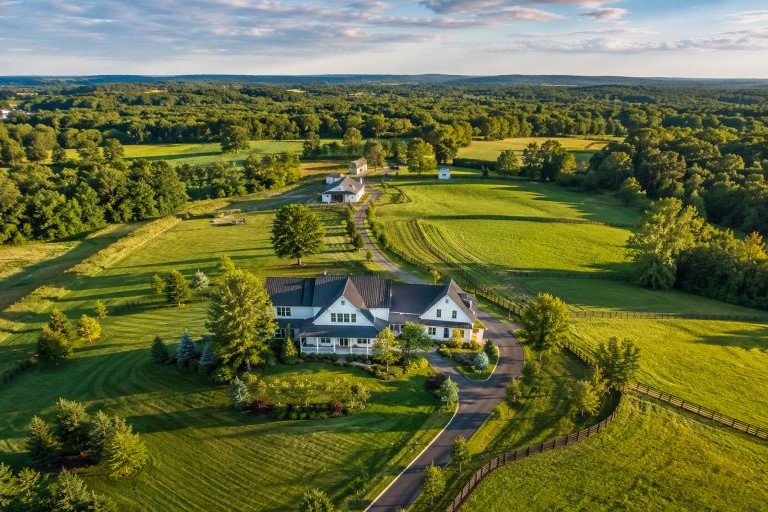 Aerial view Drone pictures Drone videography Real Estate British Columbia Vancouver Abbotsford Lower Mainland Fraser Valley